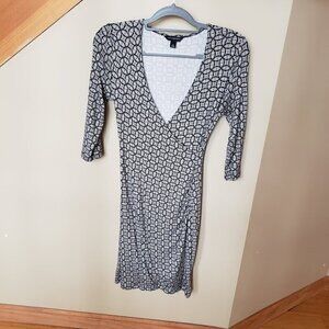 Banana Republic Geometric Print Wrinkle-Resistant Stretch Wrap Dress Size XS